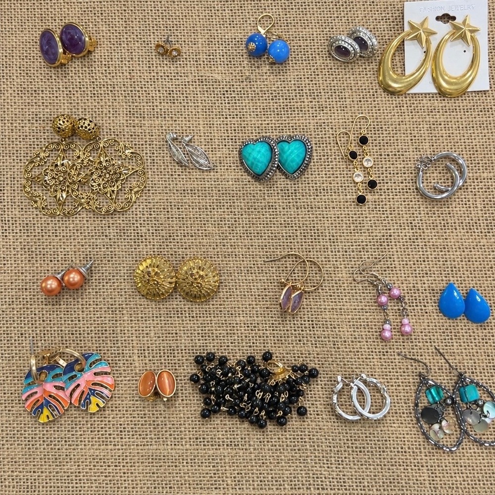 20 Pair Vtg Earring Lot Mixed Pierced Clip On Enamel Pearl Reseller Jewelry